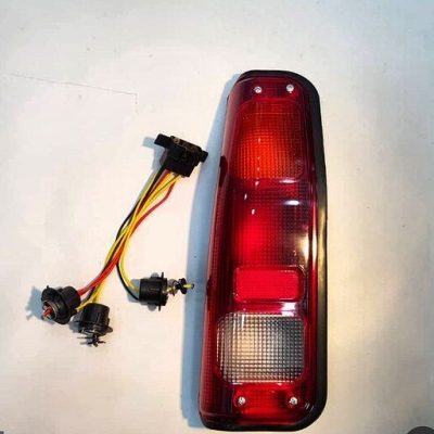 پیکان- چراغ خطر وانت با سوکت راست اوژن